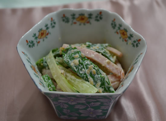 しろ菜の胡麻マヨネーズ和え